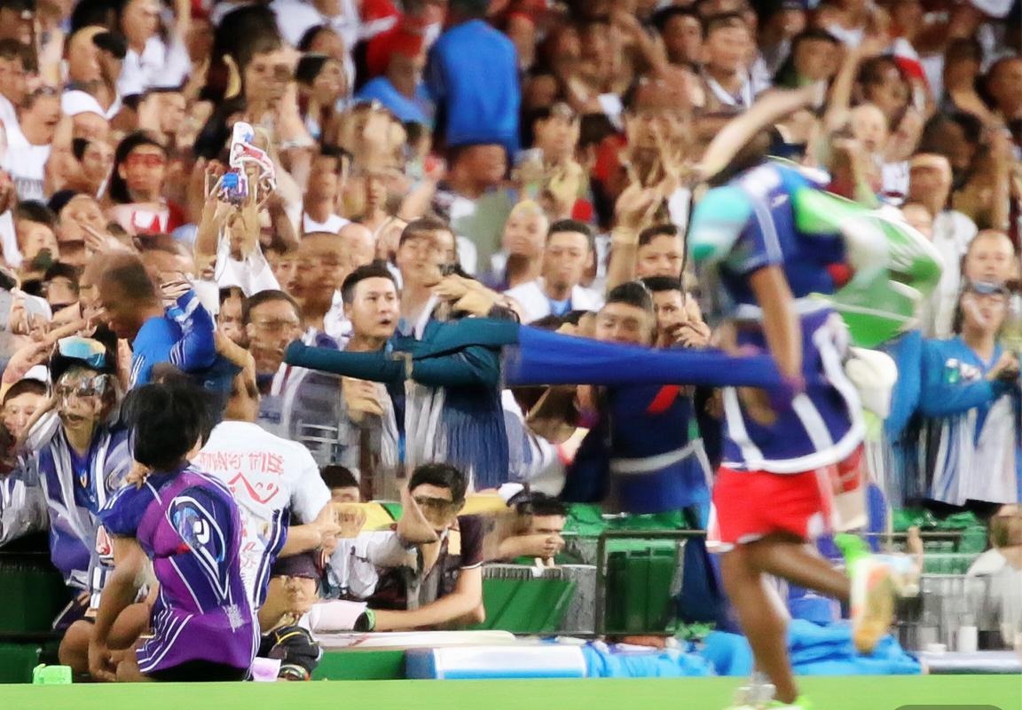 湖人客场挑战猛龙，东契奇领衔独行侠迎锋线考验